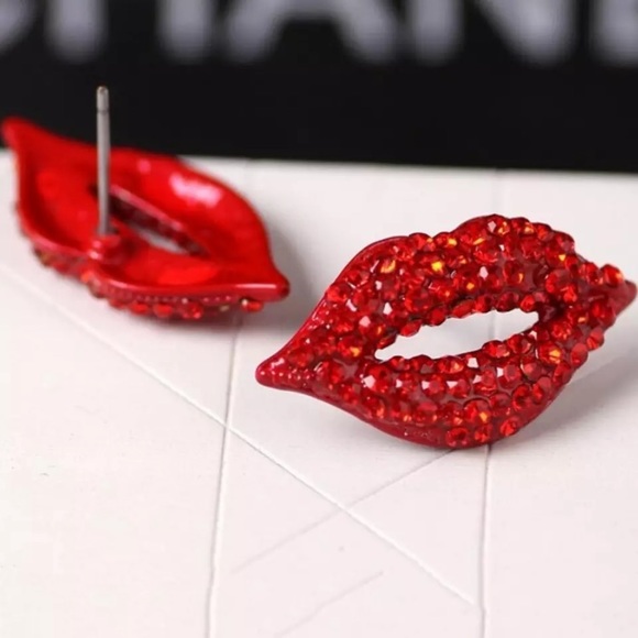 “Classic Babe” Lipstick Rhinestone Stud Earrings - Picture 4 of 10